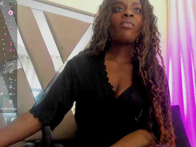 anisha-zambrano webcam