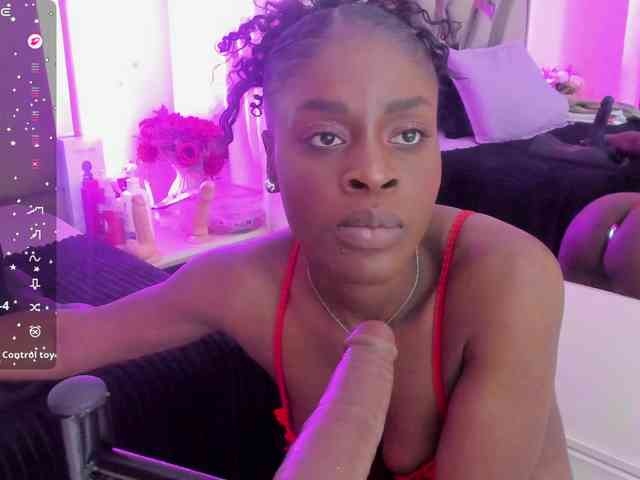 anisha-zambrano webcam