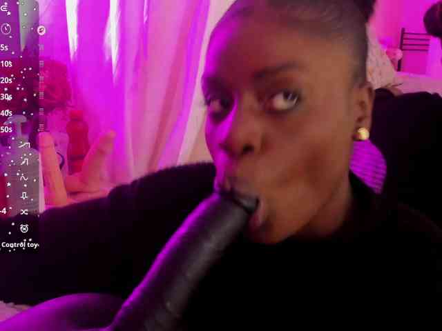 anisha-zambrano webcam