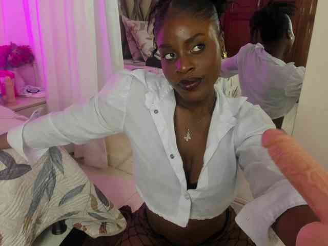 anisha-zambrano webcam