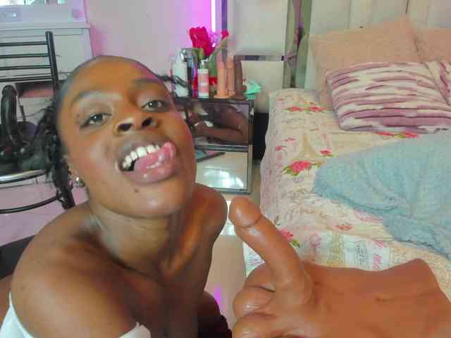 anisha-zambrano webcam