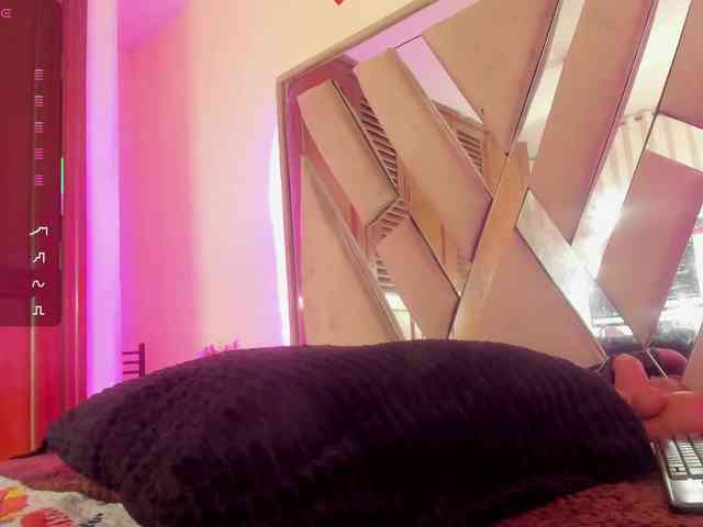 anisha-zambrano webcam