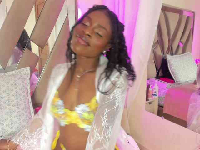 anisha-zambrano webcam