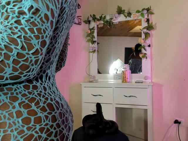 anisha-zambrano webcam