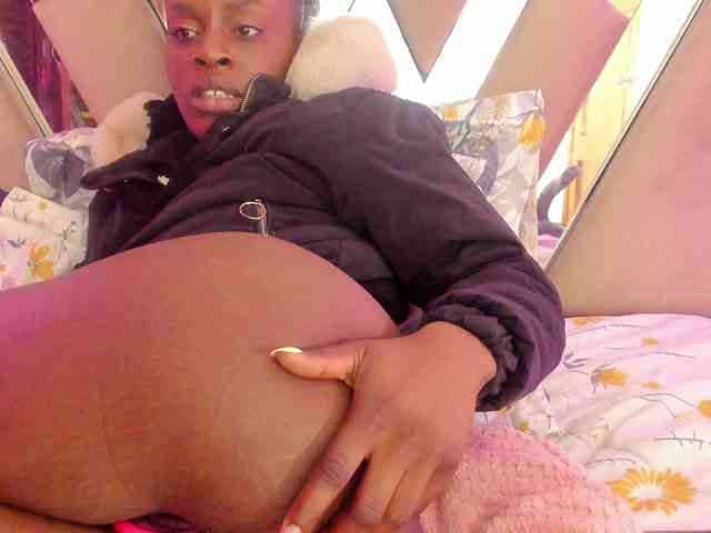 anisha-zambrano webcam