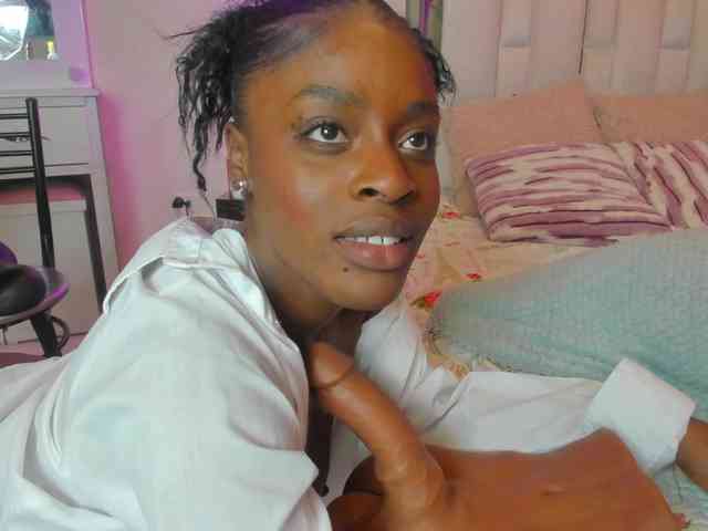 anisha-zambrano webcam