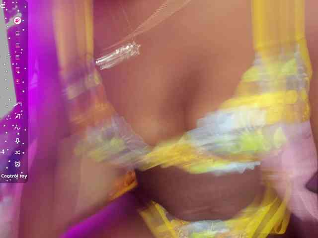 anisha-zambrano webcam