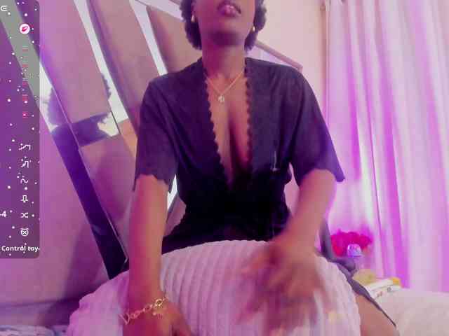 anisha-zambrano webcam
