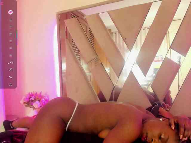 anisha-zambrano webcam