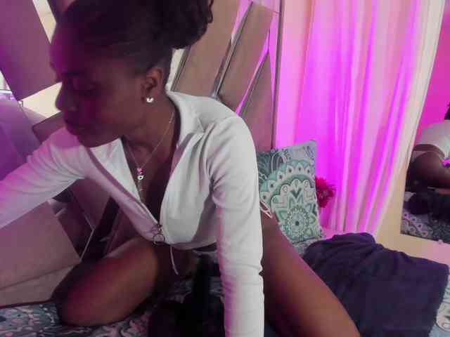 anisha-zambrano webcam