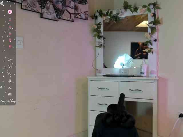 anisha-zambrano webcam