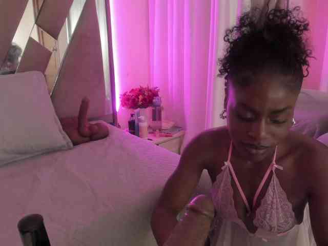 anisha-zambrano webcam