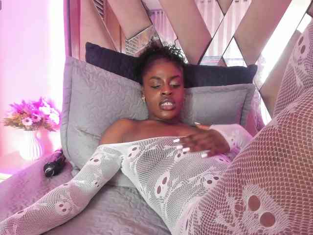 anisha-zambrano webcam