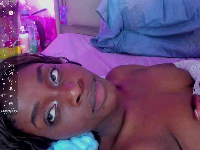 anisha-zambrano webcam