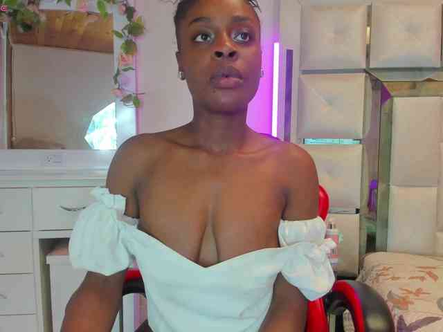 anisha-zambrano webcam