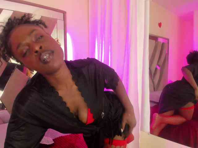 anisha-zambrano webcam