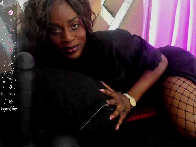 anisha-zambrano webcam