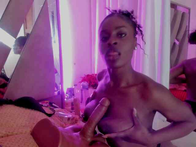 anisha-zambrano webcam