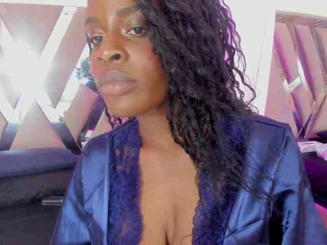 anisha-zambrano webcam
