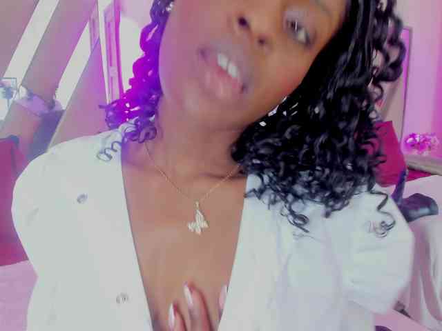 anisha-zambrano webcam