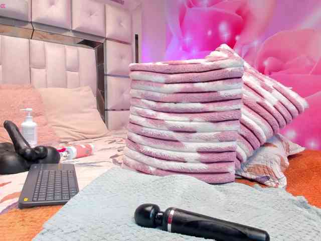 anisha-zambrano webcam