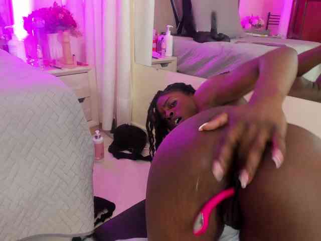 anisha-zambrano webcam