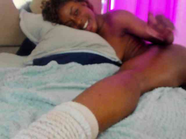 anisha-zambrano webcam