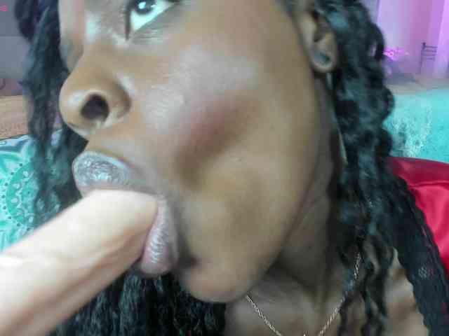 anisha-zambrano webcam