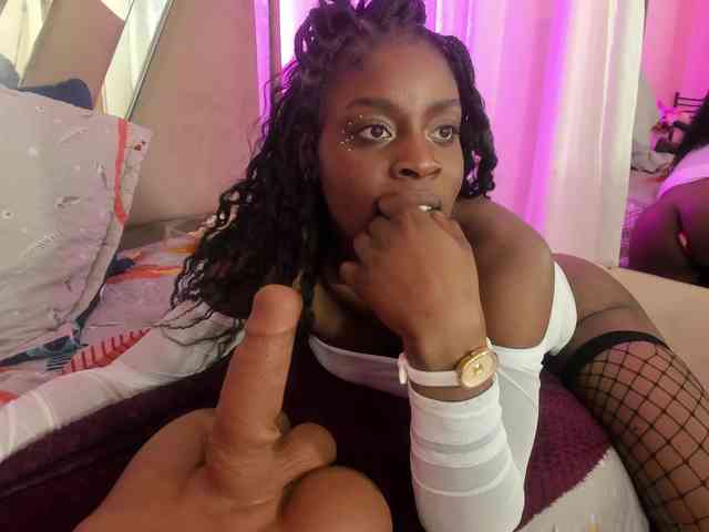 anisha-zambrano webcam