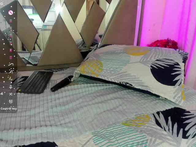 anisha-zambrano webcam