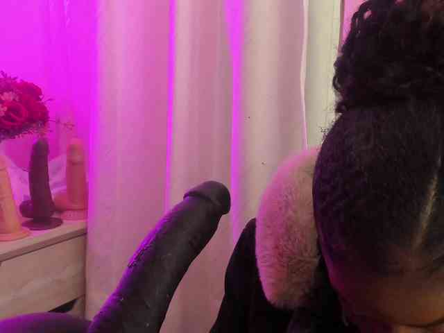 anisha-zambrano webcam