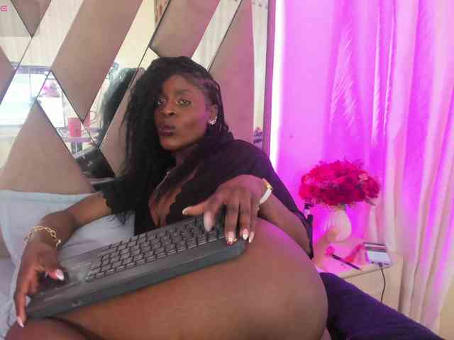 anisha-zambrano webcam