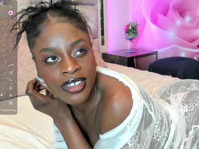 anisha-zambrano's live room