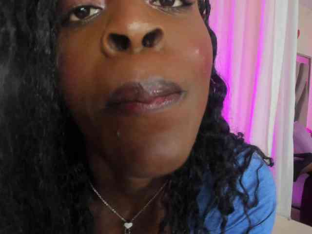 anisha-zambrano webcam