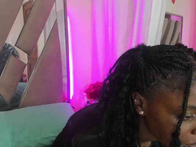 anisha-zambrano webcam