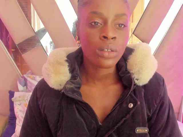 anisha-zambrano webcam