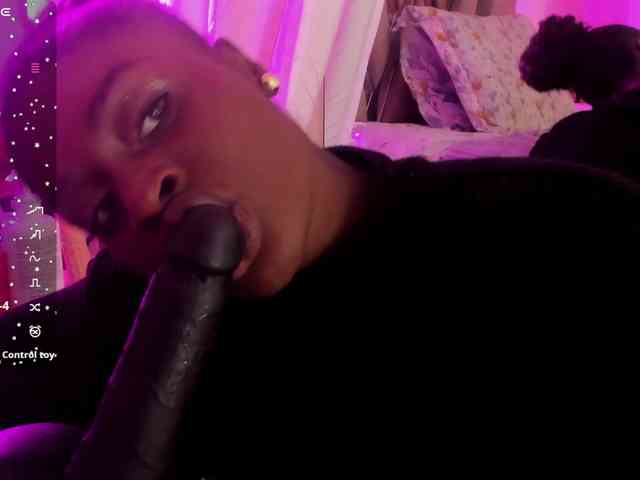 anisha-zambrano webcam