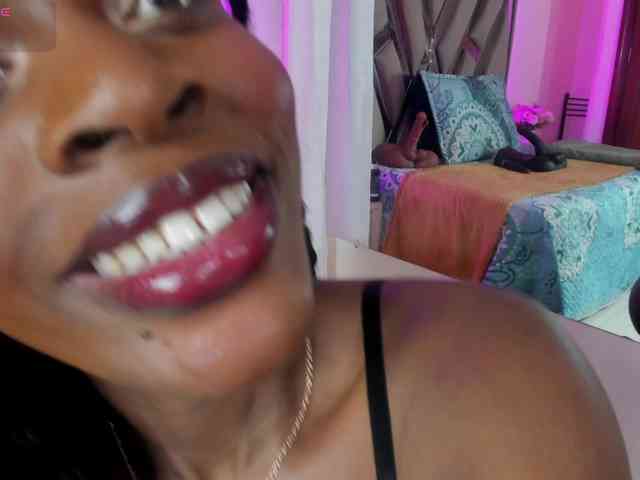 anisha-zambrano webcam