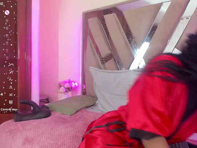 anisha-zambrano webcam
