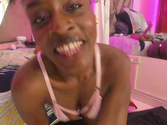 anisha-zambrano webcam