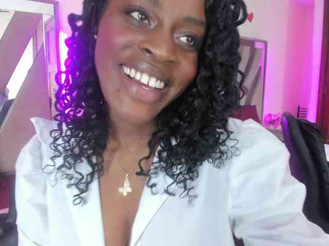 anisha-zambrano webcam