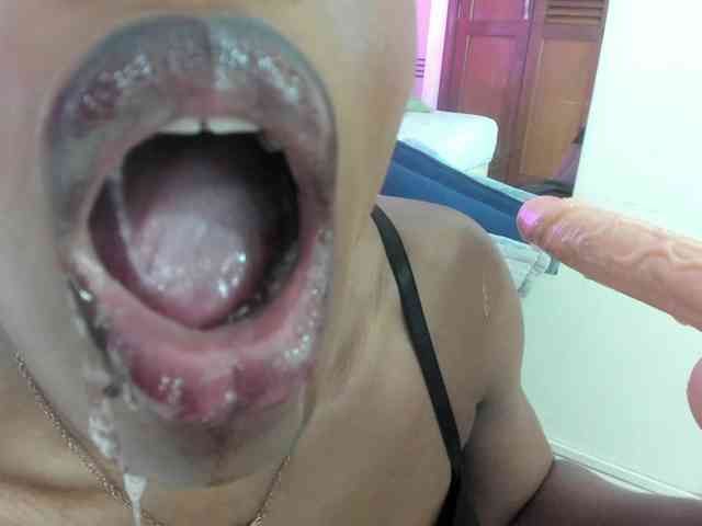 anisha-zambrano webcam