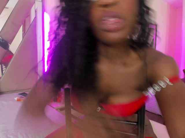 anisha-zambrano webcam