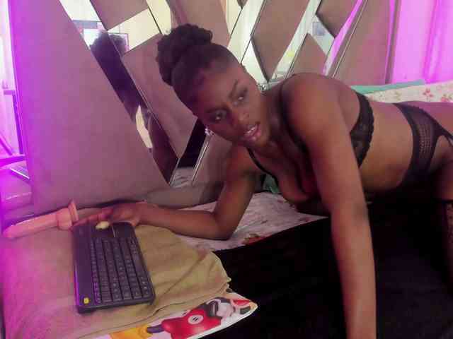 anisha-zambrano webcam
