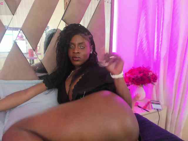 anisha-zambrano webcam