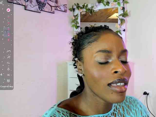 anisha-zambrano webcam