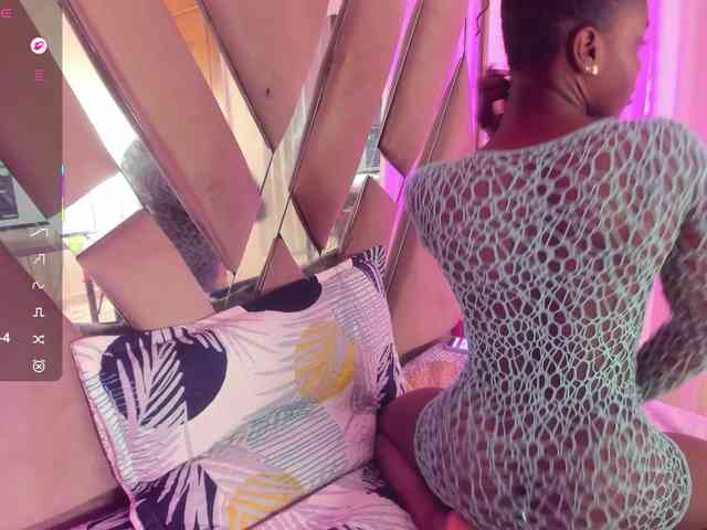 anisha-zambrano webcam