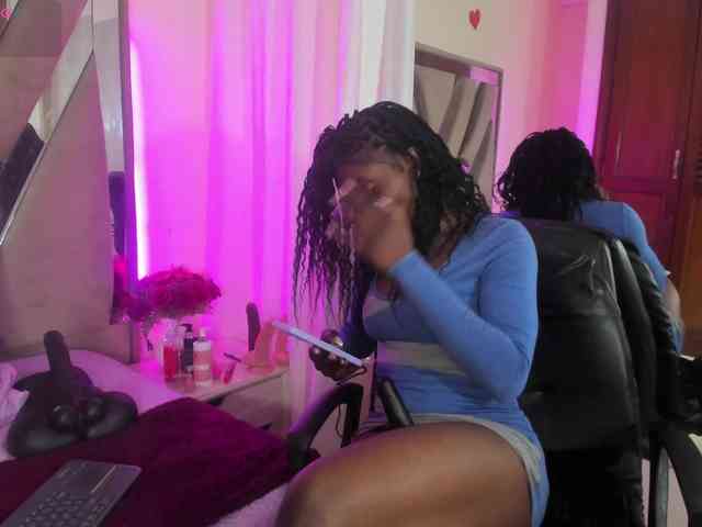 anisha-zambrano webcam