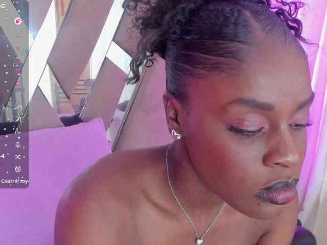anisha-zambrano webcam