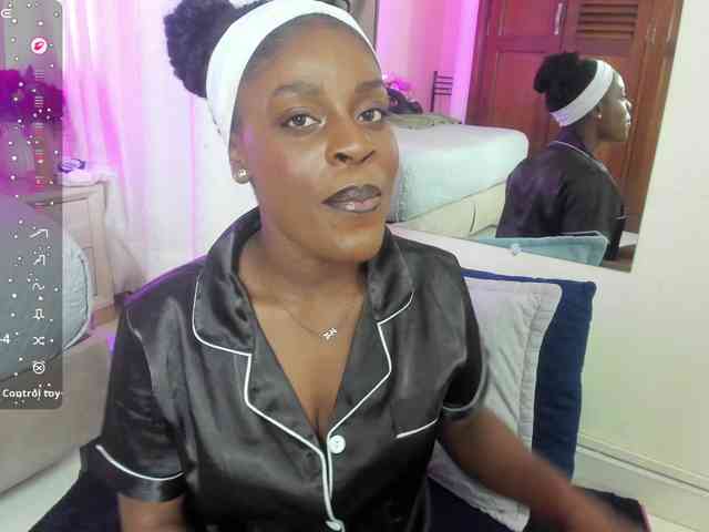 anisha-zambrano webcam
